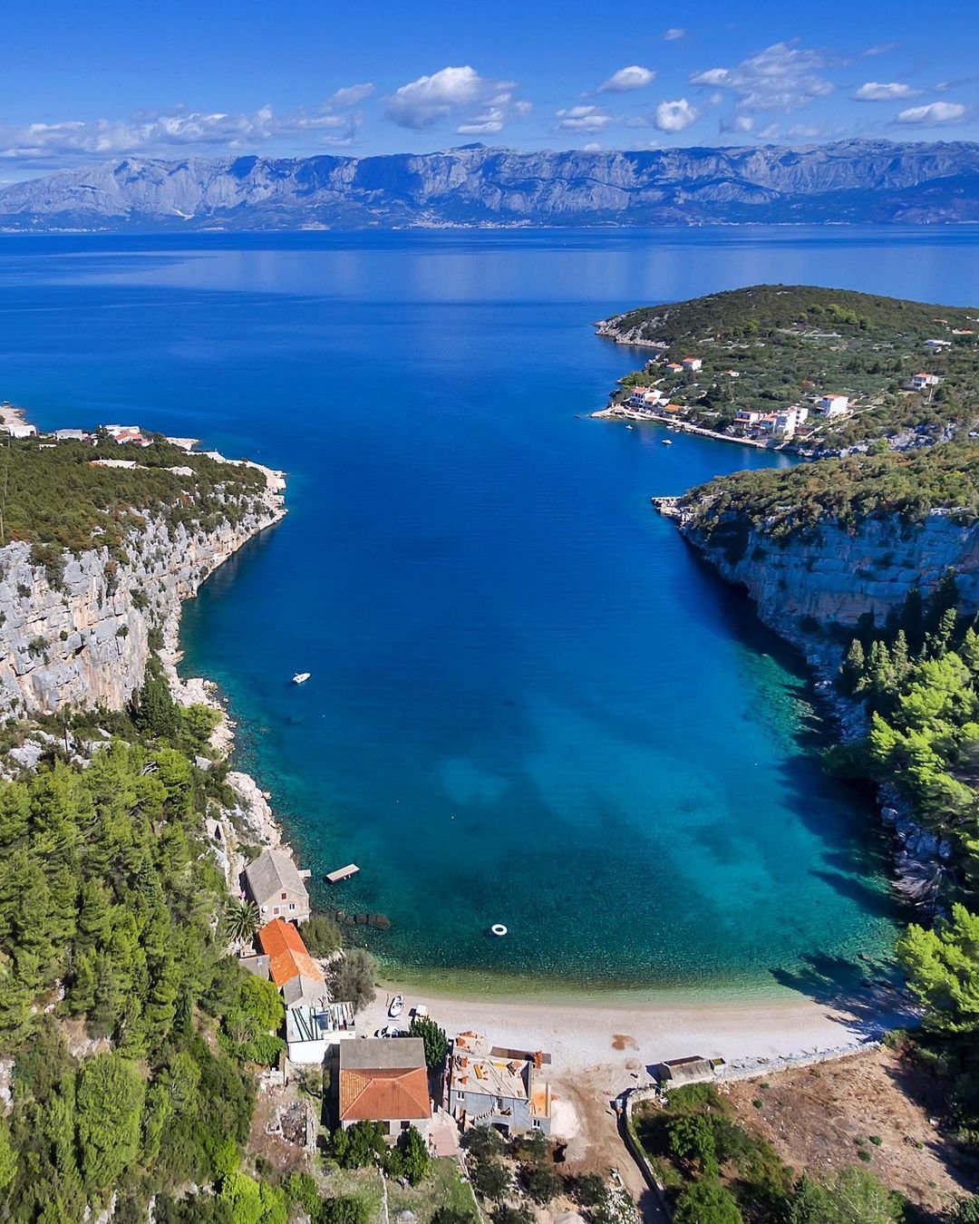 Pokrivenik Bay from above